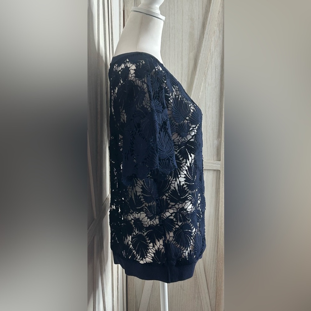 Lilly Pulitzer Navy Floral Lace Crochet Short-Sleeve Top EUC Sz S Coastal Granny - Picture 3 of 9
